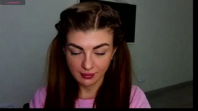 Snapshot of _comefeelme_ chatting on 03/06/25, 03:46 comefeelme online show from 03/06/25, 03:46