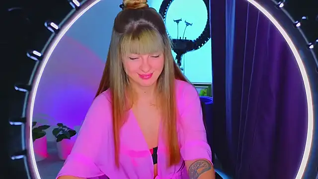 Snapshot of _comefeelme_ chatting on 11/27/25, 11:34 comefeelme online show from 11/27/25, 11:34