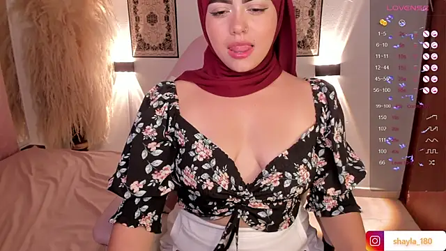 shayla 18 online show from 02/11/25, 11:01