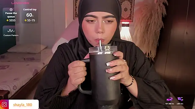 shayla 18 online show from 12/22/25, 08:28