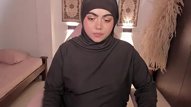 shayla 18 online show from 04/16/26, 07:58