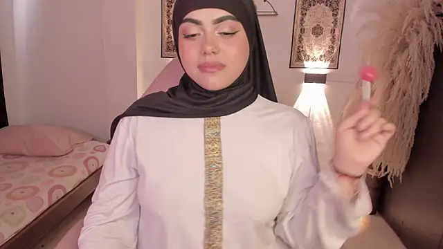 shayla 18 online show from 04/20/26, 07:59