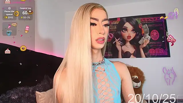 Snapshot of NahiaFox chatting on 10/20/25, 01:22 NahiaFox online show from 10/20/25, 01:22