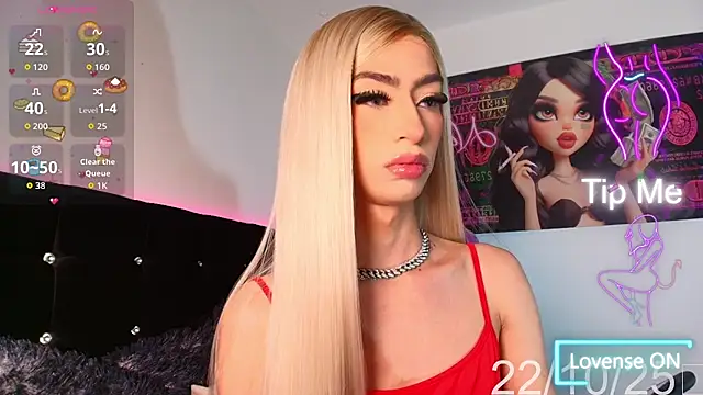 Snapshot of NahiaFox chatting on 10/23/25, 12:59 NahiaFox online show from 10/23/25, 12:59