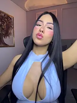 Snapshot of Miss_blue69 chatting on 06/14/26, 02:24 Miss blue69 online show from 06/14/26, 02:24
