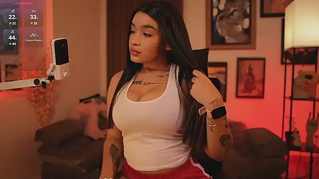 Snapshot of HannahW_ chatting on 12/08/24, 03:24 HannahW online show from 12/08/24, 03:24