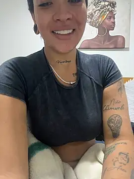 Snapshot of HannahW_ chatting on 12/28/24, 11:26 HannahW online show from 12/28/24, 11:26