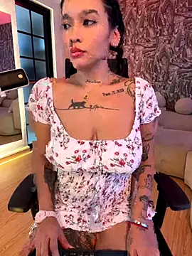 Snapshot of HannahW_ chatting on 09/11/25, 07:25 HannahW online show from 09/11/25, 07:25