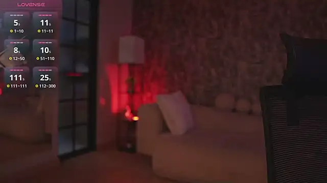 Snapshot of HannahW_ chatting on 10/02/25, 08:05 HannahW online show from 10/02/25, 08:05