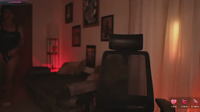 HannahW  online show from 03/24/26, 11:21