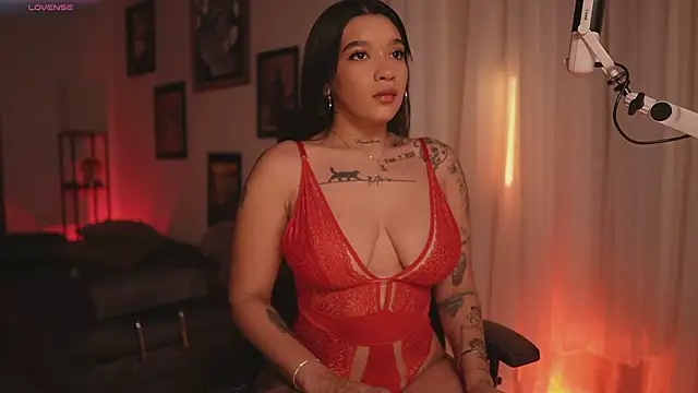 HannahW  online show from 04/04/26, 09:56