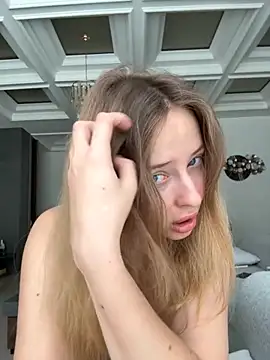 Nura n Sarah online show from 10/26/25, 04:07