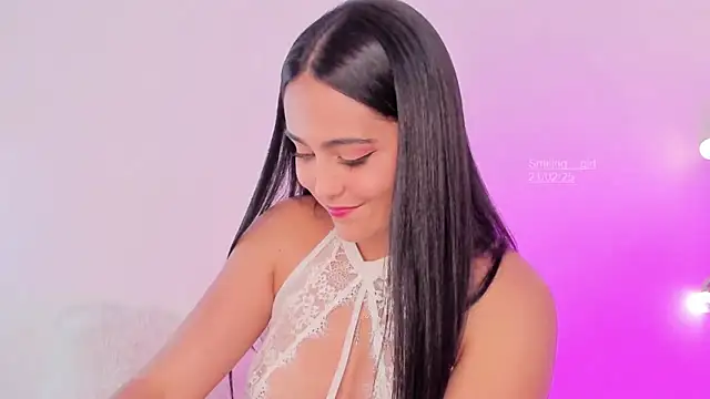 Snapshot of smiling__girl2 chatting on 02/22/25, 01:11 smiling girl2 online show from 02/22/25, 01:11