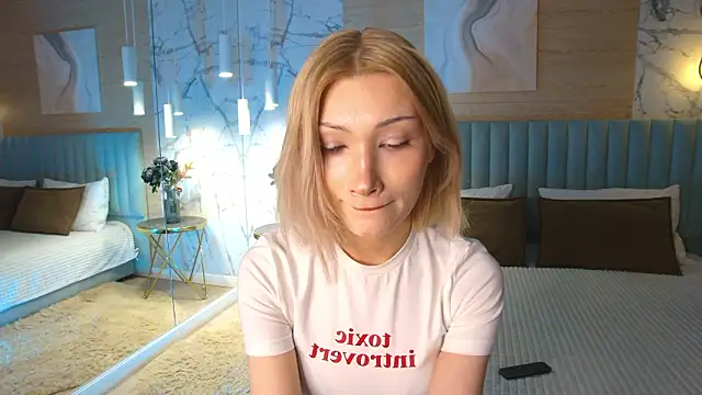 Snapshot of CarolReeves chatting on 02/05/26, 04:33 CarolReeves online show from 02/05/26, 04:33