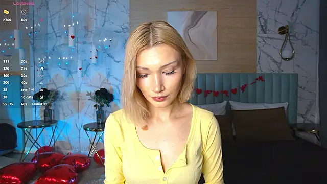 Snapshot of CarolReeves chatting on 02/12/26, 04:35 CarolReeves online show from 02/12/26, 04:35