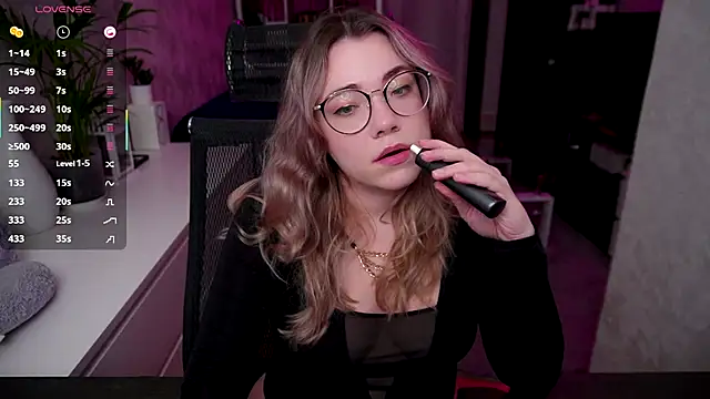 RemyCute online show from 10/20/25, 07:03