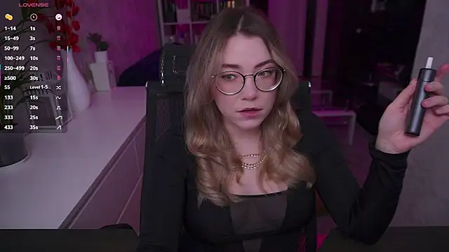 RemyCute online show from 11/28/25, 04:20