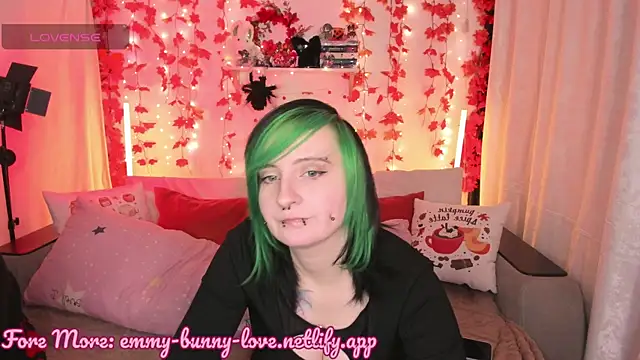 EmmyBunny online show from 09/29/25, 04:56