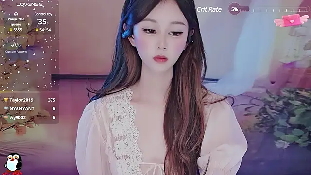 Snapshot of Aimee-520 chatting on 02/19/25, 04:44 Aimee-520 online show from 02/19/25, 04:44