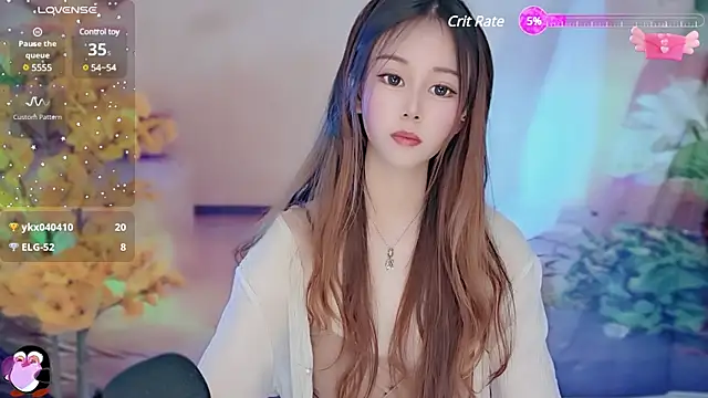 Snapshot of Aimee-520 chatting on 03/04/25, 09:51 Aimee-520 online show from 03/04/25, 09:51