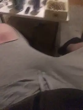 chrille82 online show from 10/06/25, 09:34