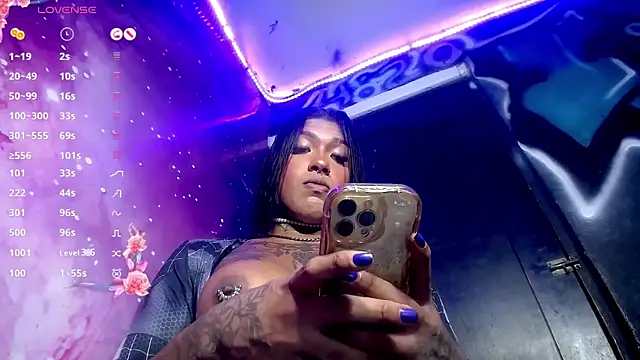 IsabellBigtitsxx online show from 10/10/25, 09:03