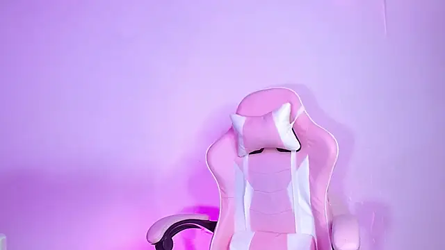 Snapshot of _girl_fernanda_ chatting on 02/07/25, 06:03 girl fernanda online show from 02/07/25, 06:03