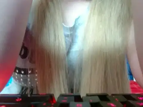 Snapshot of 69liamilk69 chatting on 03/16/25, 06:20 69liamilk69 online show from 03/16/25, 06:20