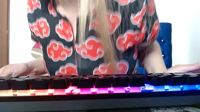 Snapshot of 69liamilk69 chatting on 11/23/25, 05:51 69liamilk69 online show from 11/23/25, 05:51