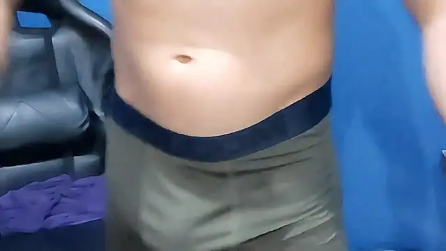 Snapshot of ElmaCannon chatting on 02/22/25, 01:57 ElmaCannon online show from 02/22/25, 01:57