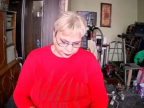 Snapshot of LOLA8888 chatting on 11/07/25, 11:10 LOLA8888 online show from 11/07/25, 11:10