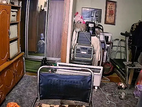 Snapshot of LOLA8888 chatting on 11/30/25, 11:36 LOLA8888 online show from 11/30/25, 11:36