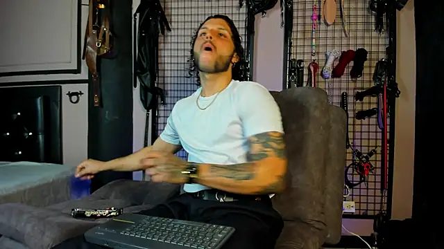 Twisted Fantasy online show from 03/19/25, 12:26