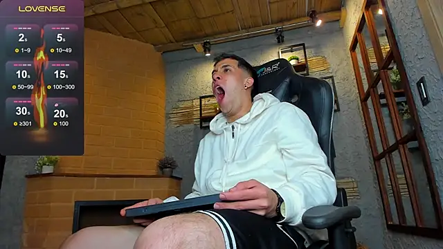 alexgiraldo  online show from 02/18/25, 02:38