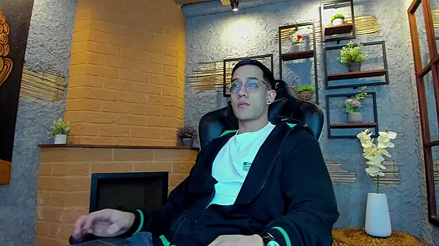 alexgiraldo  online show from 02/22/25, 11:13