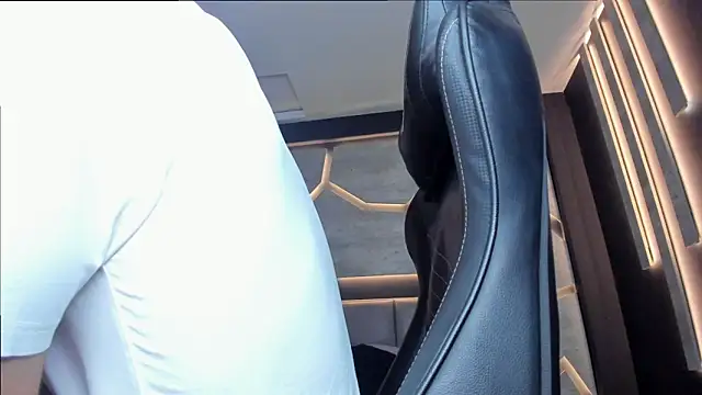 alexgiraldo  online show from 02/28/25, 02:42