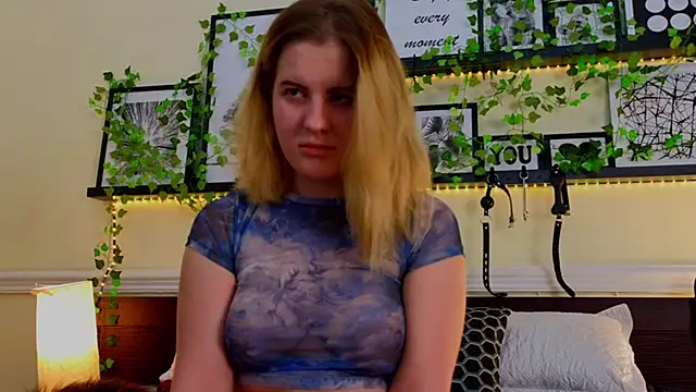 EvaTyrell online show from 12/04/24, 11:35