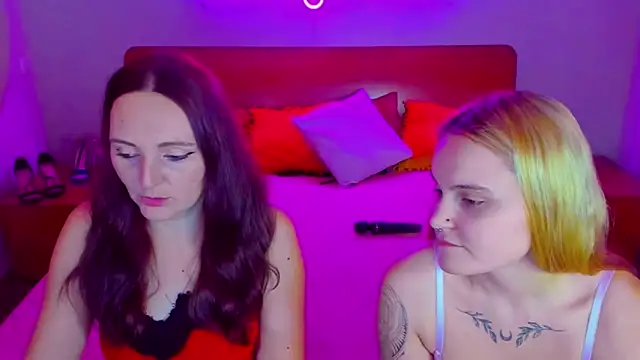 Snapshot of MagicEyess chatting on 12/22/24, 07:54 MagicEyess online show from 12/22/24, 07:54