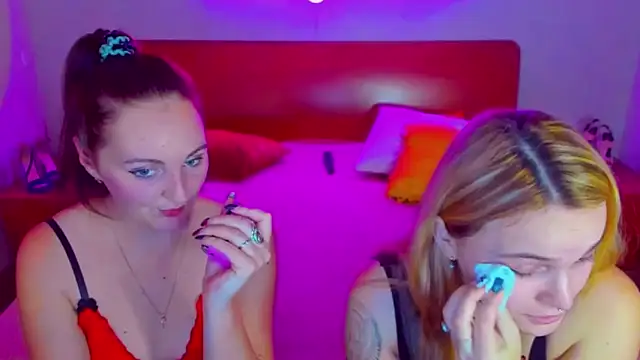 Snapshot of MagicEyess chatting on 12/27/24, 04:32 MagicEyess online show from 12/27/24, 04:32