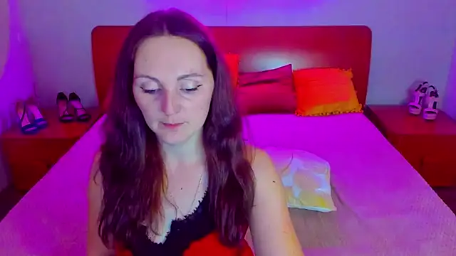 Snapshot of MagicEyess chatting on 12/28/24, 03:37 MagicEyess online show from 12/28/24, 03:37