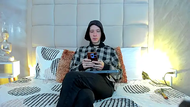 Hecatee 77 online show from 02/23/26, 07:44