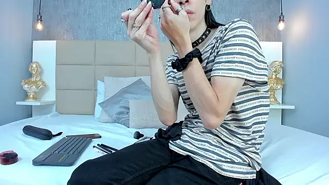 Hecatee 77 online show from 03/19/26, 07:29