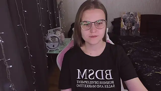 MissBrightShine online show from 10/17/25, 10:07