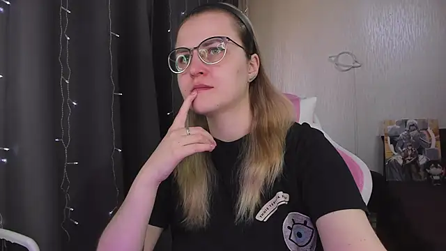 MissBrightShine online show from 04/01/26, 08:26