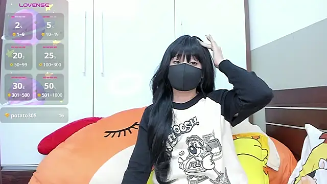 alonelove   online show from 02/22/25, 02:39