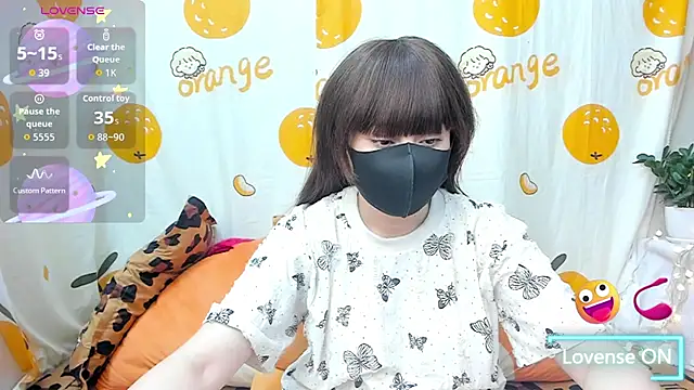 Snapshot of alonelove__ chatting on 04/23/26, 02:35 alonelove online show from 04/23/26, 02:35