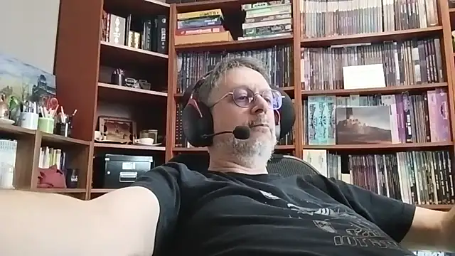 Mandra is a whore online show from 11/25/25, 10:37