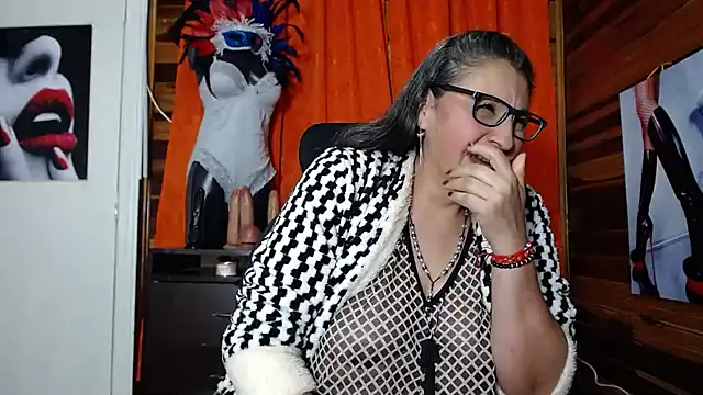 Snapshot of merlyna_goldens chatting on 01/24/25, 09:17 merlyna goldens online show from 01/24/25, 09:17