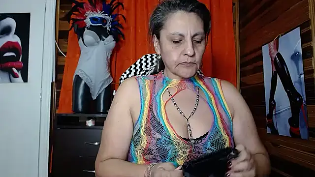 Snapshot of merlyna_goldens chatting on 01/26/25, 03:06 merlyna goldens online show from 01/26/25, 03:06