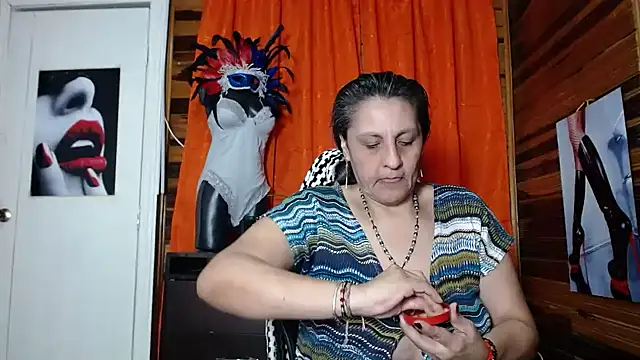 Snapshot of merlyna_goldens chatting on 01/28/25, 03:15 merlyna goldens online show from 01/28/25, 03:15